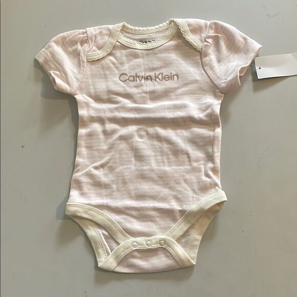 Calvin Klein Cream and Pink Baby Set - Picture 6 of 7